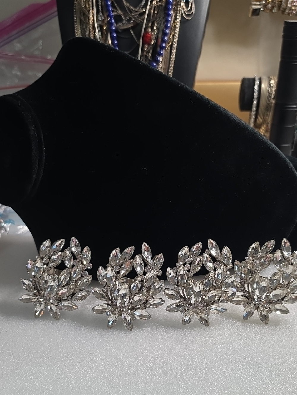 Tahari Clear Crystal Flower Napkin Rings - Set of 4